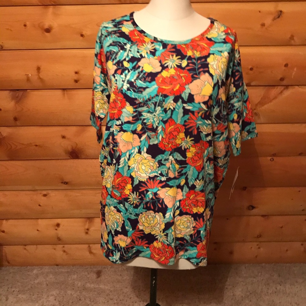 🛍 NWT XXS LulaRoe Floral Irma top